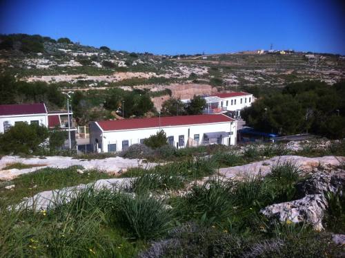 das übergangslager auf lampedusa